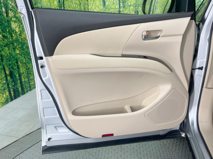 2015 Toyota Estima DBA-ACR50W (UW-6a0a81a074b75)[26]