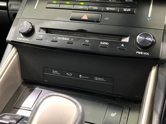 2013 Lexus IS DAA-AVE30 (UW-6a0a81ad739c4)[29]