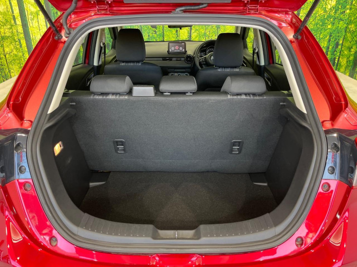 2020 Mazda Mazda2 6BA-DJLFS (UW-6a0a81d95c2d1)[17]