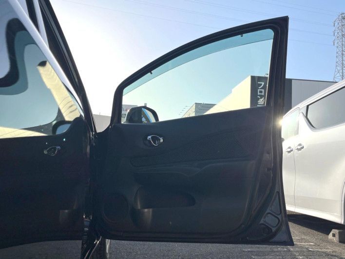 2014 Nissan Note DBA-E12 (UW-6a0a81dbd57bc)[28]