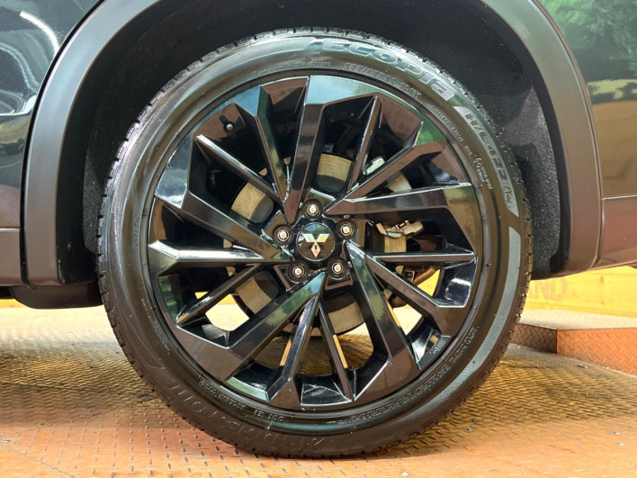 2024 Mitsubishi OUTLANDER PHEV 5LA-GN0W (UW-6a0a81f8457c3)[24]