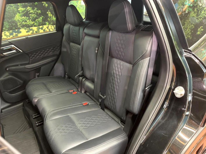 2024 Mitsubishi OUTLANDER PHEV 5LA-GN0W (UW-6a0a81f8457c3)[13]