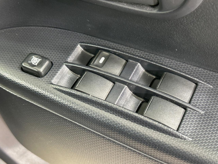 2011 Nissan Otti DBA-H92W (UW-6a0a82019c4b0)[28]