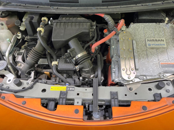 2016 Nissan Note DAA-HE12 (UW-6a0a82060e6af)[4]