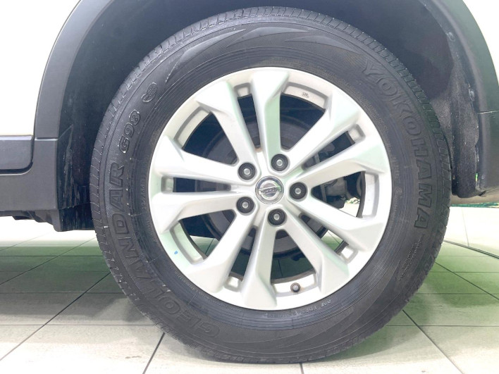 2014 Nissan X-Trail DBA-NT32 (UW-6a0a8213e8d5a)[11]