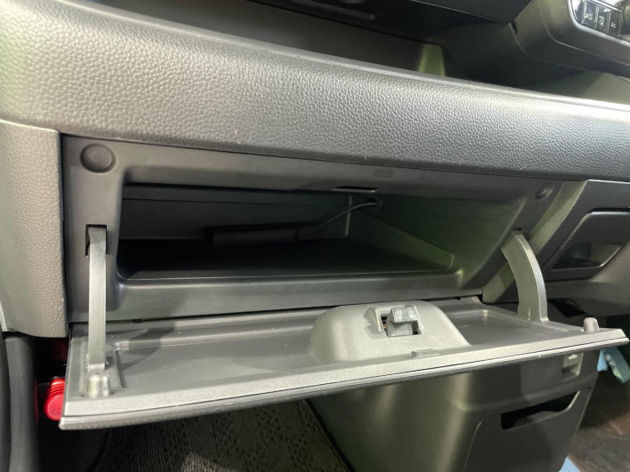 2019 Honda N-BOX CUSTOM DBA-JF3 (UW-6a0a822790617)[26]