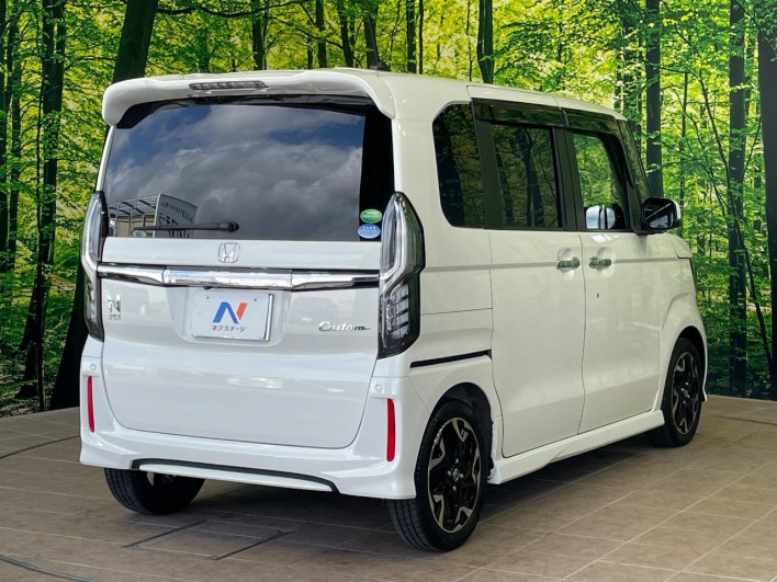 2019 Honda N-BOX CUSTOM DBA-JF3 (UW-6a0a822790617)[9]