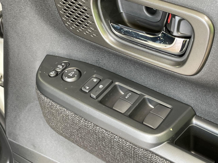 2026 Honda N-BOX CUSTOM 6BA-JF5 (UW-6a0a822f63f0b)[17]