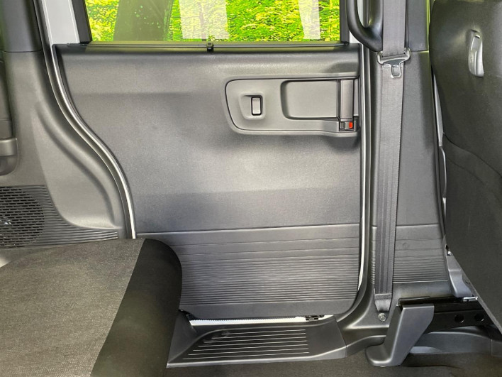 2026 Honda N-BOX CUSTOM 6BA-JF5 (UW-6a0a822f63f0b)[21]