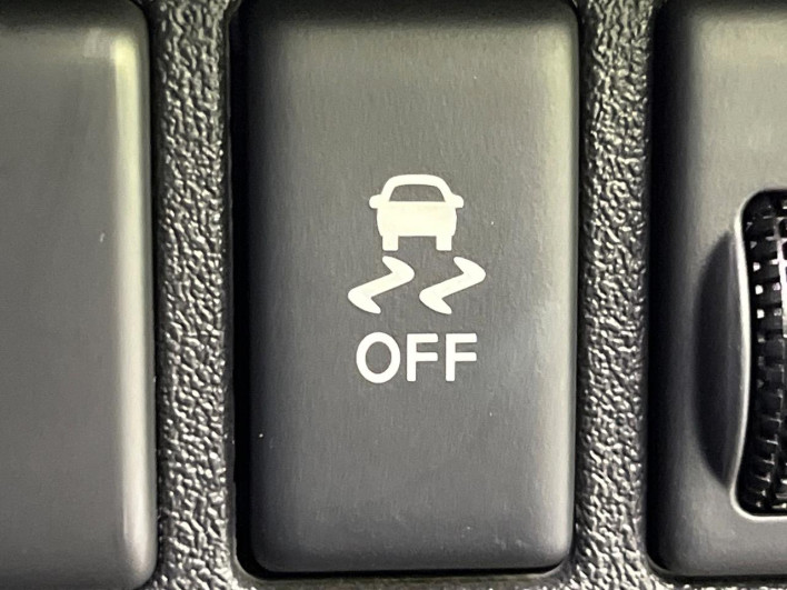 2018 Nissan March DBA-K13 (UW-6a0a8236816b2)[9]