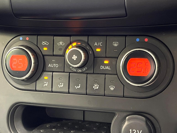 2013 Nissan Dualis DBA-KNJ10 (UW-6a0a824125286)[26]