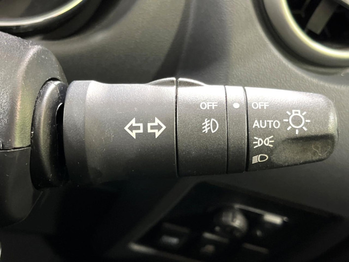 2013 Nissan Dualis DBA-KNJ10 (UW-6a0a824125286)[23]