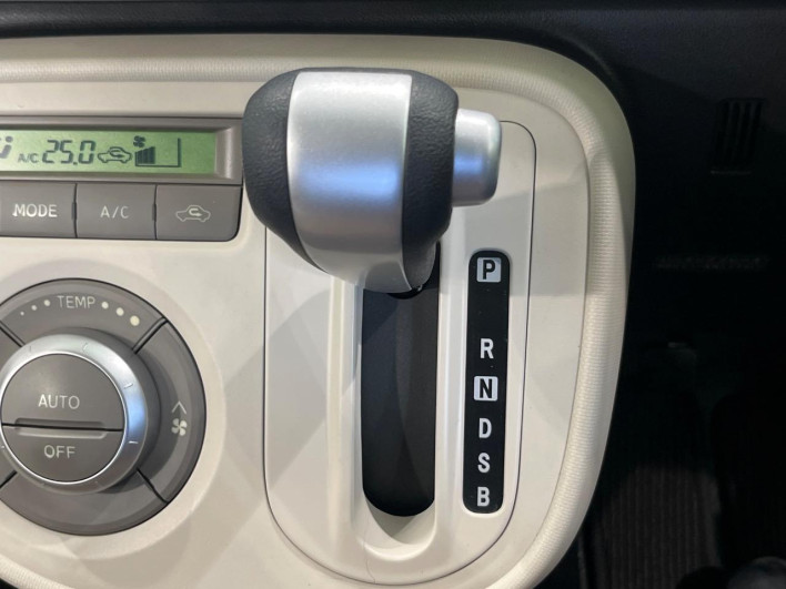 2014 Daihatsu Mira Cocoa DBA-L675S (UW-6a0a82458f5c8)[13]