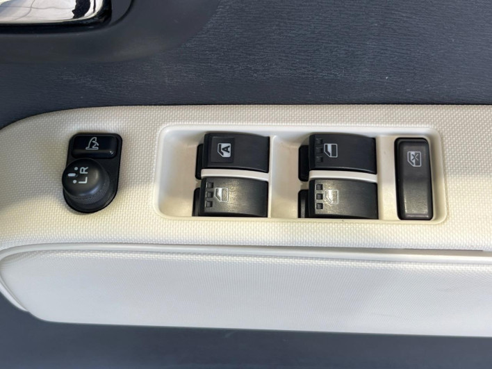 2014 Daihatsu Mira Cocoa DBA-L675S (UW-6a0a82458f5c8)[25]