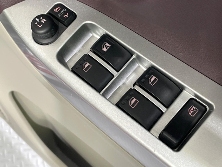 2015 Daihatsu Cast DBA-LA250S (UW-6a0a8249570aa)[21]