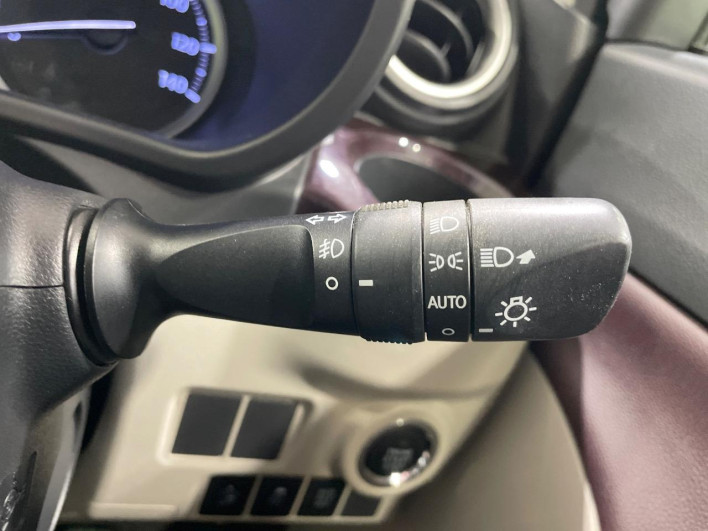 2015 Daihatsu Cast DBA-LA250S (UW-6a0a8249570aa)[29]