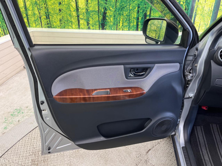 2017 Daihatsu Cast DBA-LA250S (UW-6a0a824b8b721)[26]