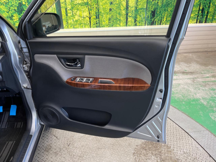 2017 Daihatsu Cast DBA-LA250S (UW-6a0a824b8b721)[23]