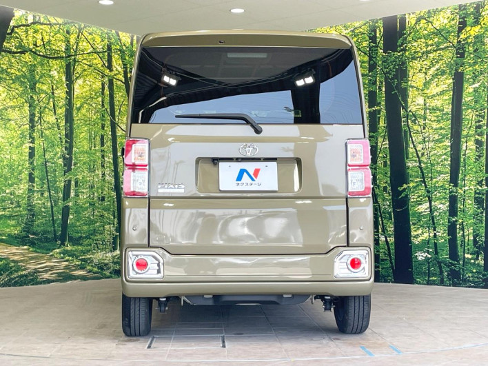 2021 Toyota Pixis Mega 3BA-LA700A (UW-6a0a825addb82)[7]