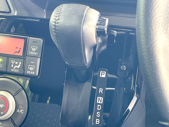 2021 Toyota Pixis Mega 3BA-LA700A (UW-6a0a825addb82)[27]