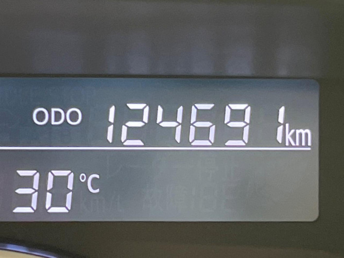 2015 Daihatsu Wake DBA-LA700S (UW-6a0a825b074e1)[2]
