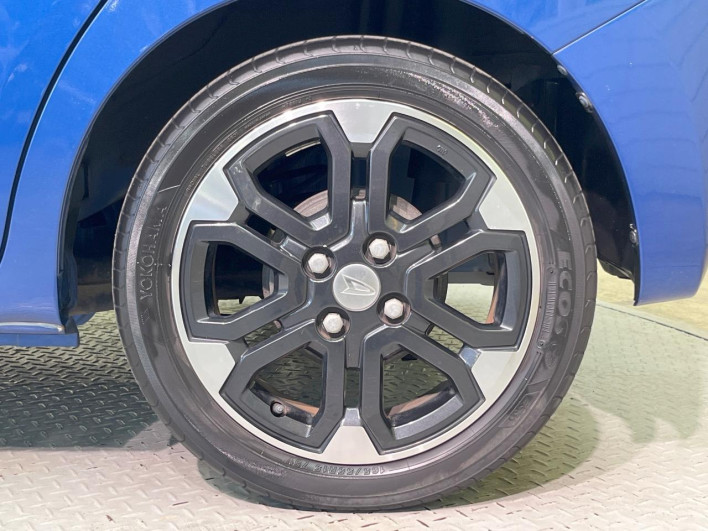 2015 Daihatsu Wake DBA-LA700S (UW-6a0a825b074e1)[10]