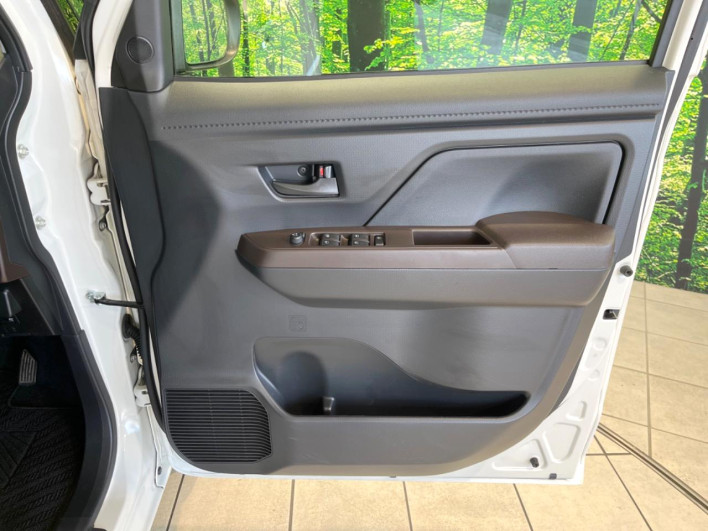 2017 Toyota TANK DBA-M900A (UW-6a0a8266c3a60)[14]