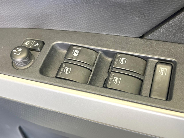 2018 Toyota Roomy DBA-M900A (UW-6a0a8268117e7)[9]