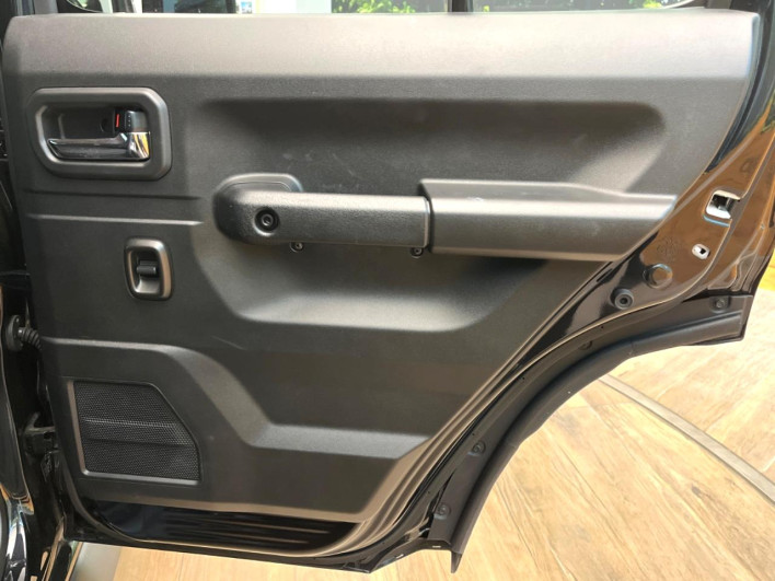 2025 Suzuki Jimny Nomad 3BA-JC74W (UW-6a0a82719db45)[19]