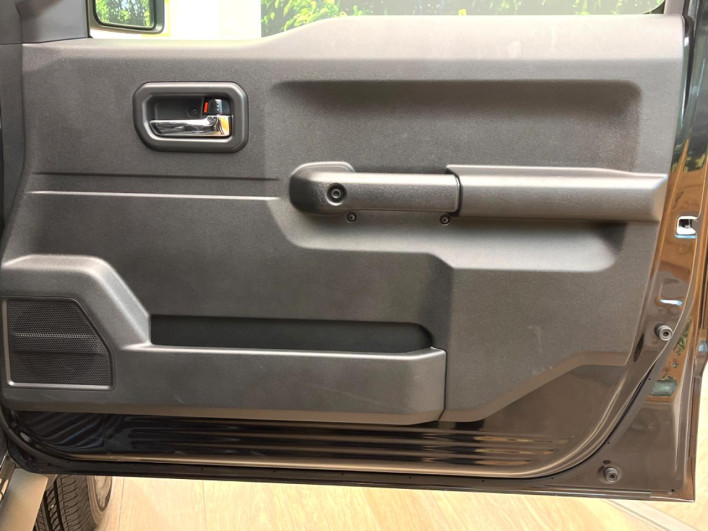 2025 Suzuki Jimny Nomad 3BA-JC74W (UW-6a0a82719db45)[18]