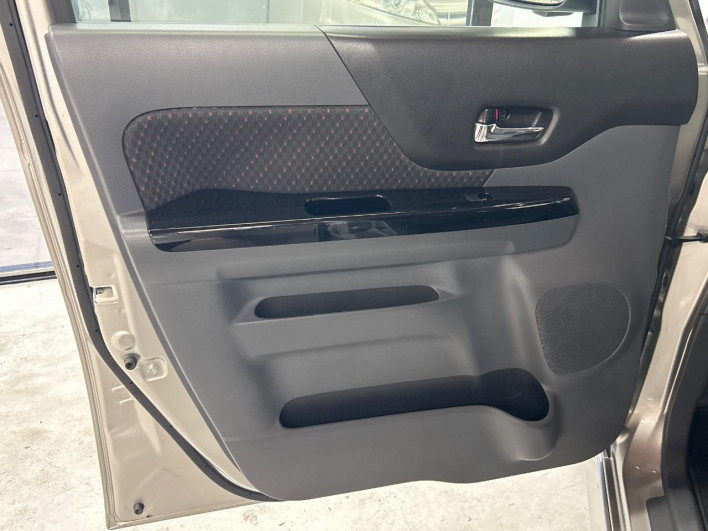 2015 Suzuki Spacia Custom DAA-MK42S (UW-6a0a827c4bffc)[18]