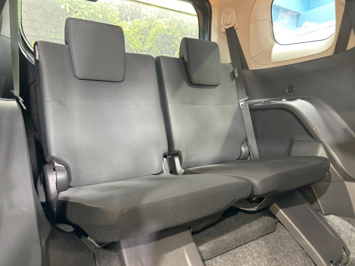 2023 Toyota Sienta 6AA-MXPL10G (UW-6a0a82a328302)[28]