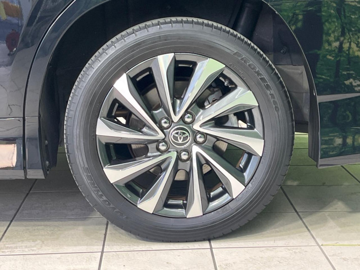 2022 Toyota Voxy 6BA-MZRA90W (UW-6a0a82ab73b66)[29]