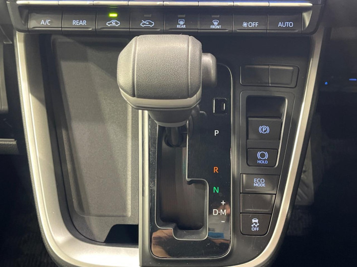 2022 Toyota Voxy 6BA-MZRA90W (UW-6a0a82ab73b66)[11]