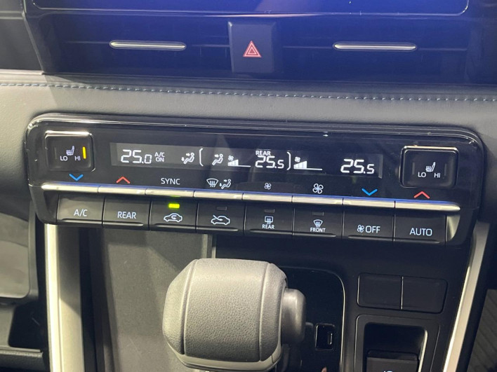 2022 Toyota Voxy 6BA-MZRA90W (UW-6a0a82ab73b66)[10]