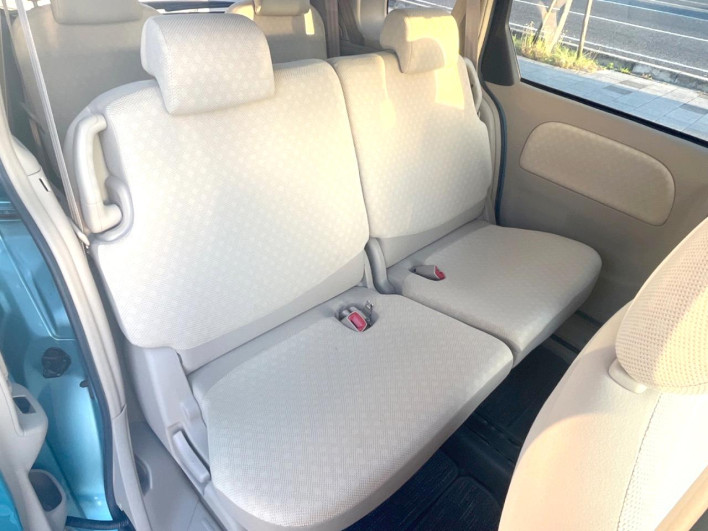 2010 Toyota Sienta DBA-NCP81G (UW-6a0a82add720d)[29]