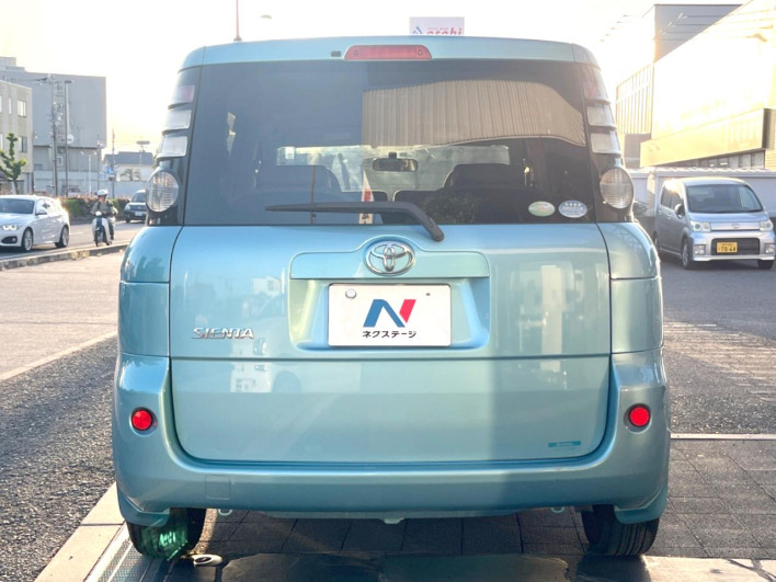 2010 Toyota Sienta DBA-NCP81G (UW-6a0a82add720d)[18]