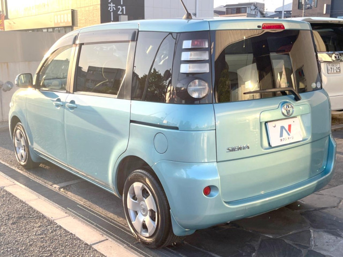 2010 Toyota Sienta DBA-NCP81G (UW-6a0a82add720d)[17]