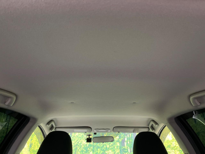2013 Toyota Aqua DAA-NHP10 (UW-6a0a82af35611)[23]