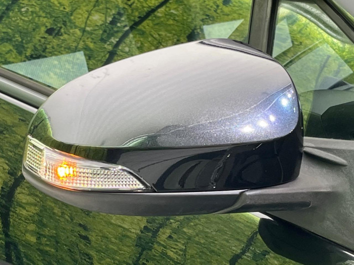2013 Toyota Aqua DAA-NHP10 (UW-6a0a82af35611)[11]