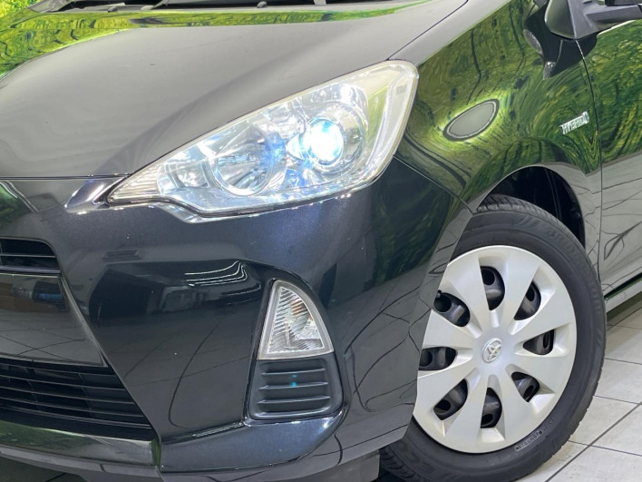 2013 Toyota Aqua DAA-NHP10 (UW-6a0a82af35611)[9]
