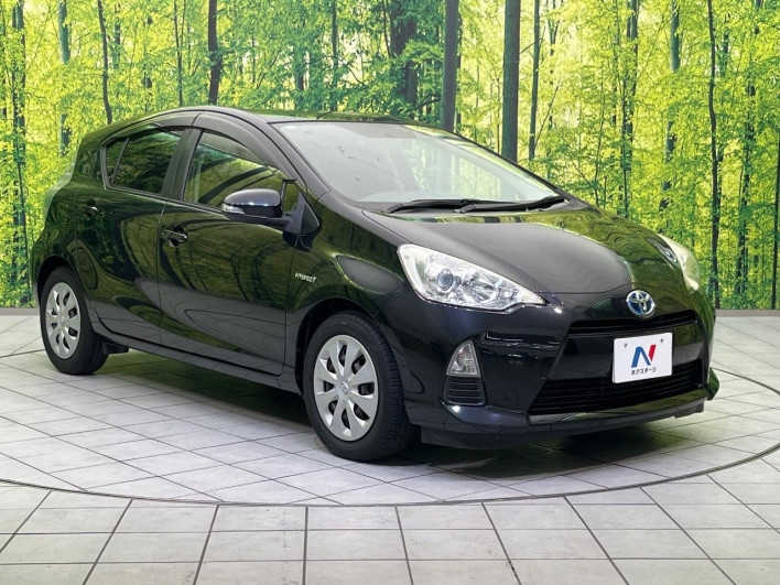 2013 Toyota Aqua DAA-NHP10 (UW-6a0a82af35611)[19]