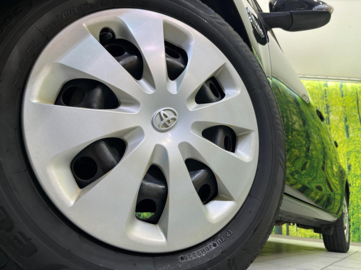 2013 Toyota Aqua DAA-NHP10 (UW-6a0a82af35611)[4]