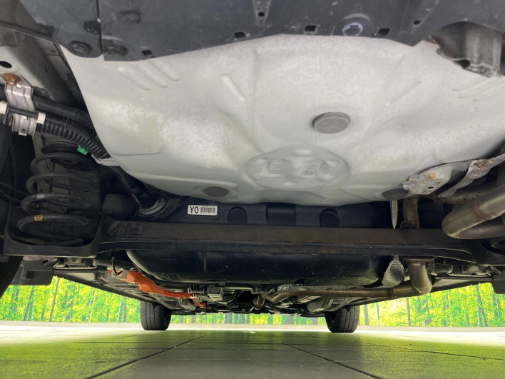 2013 Toyota Aqua DAA-NHP10 (UW-6a0a82af35611)[24]