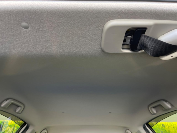 2013 Toyota Aqua DAA-NHP10 (UW-6a0a82b0af8b1)[16]
