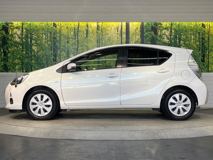 2013 Toyota Aqua DAA-NHP10 (UW-6a0a82b0af8b1)[7]