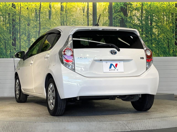 2013 Toyota Aqua DAA-NHP10 (UW-6a0a82b0af8b1)[8]