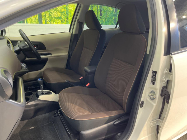 2013 Toyota Aqua DAA-NHP10 (UW-6a0a82b0af8b1)[20]