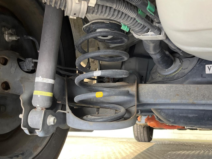 2013 Toyota Aqua DAA-NHP10 (UW-6a0a82b0af8b1)[12]