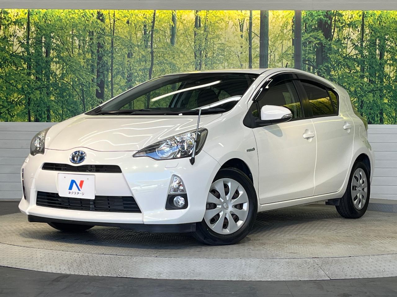 2013 Toyota Aqua DAA-NHP10